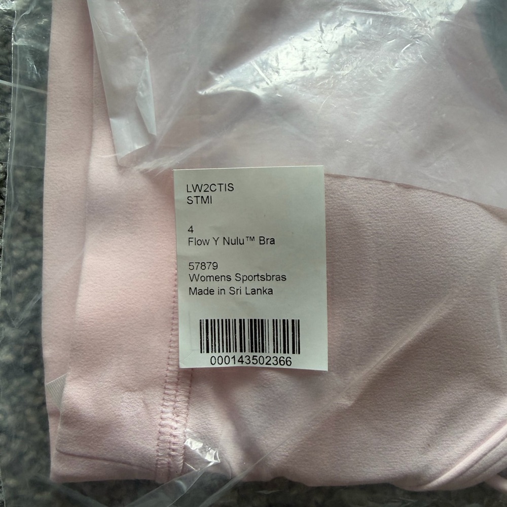 Lululemon Flow Y Nulu Bra Light Support Strawberry Milkshake Pink Size 4 NWT - Picture 4 of 7
